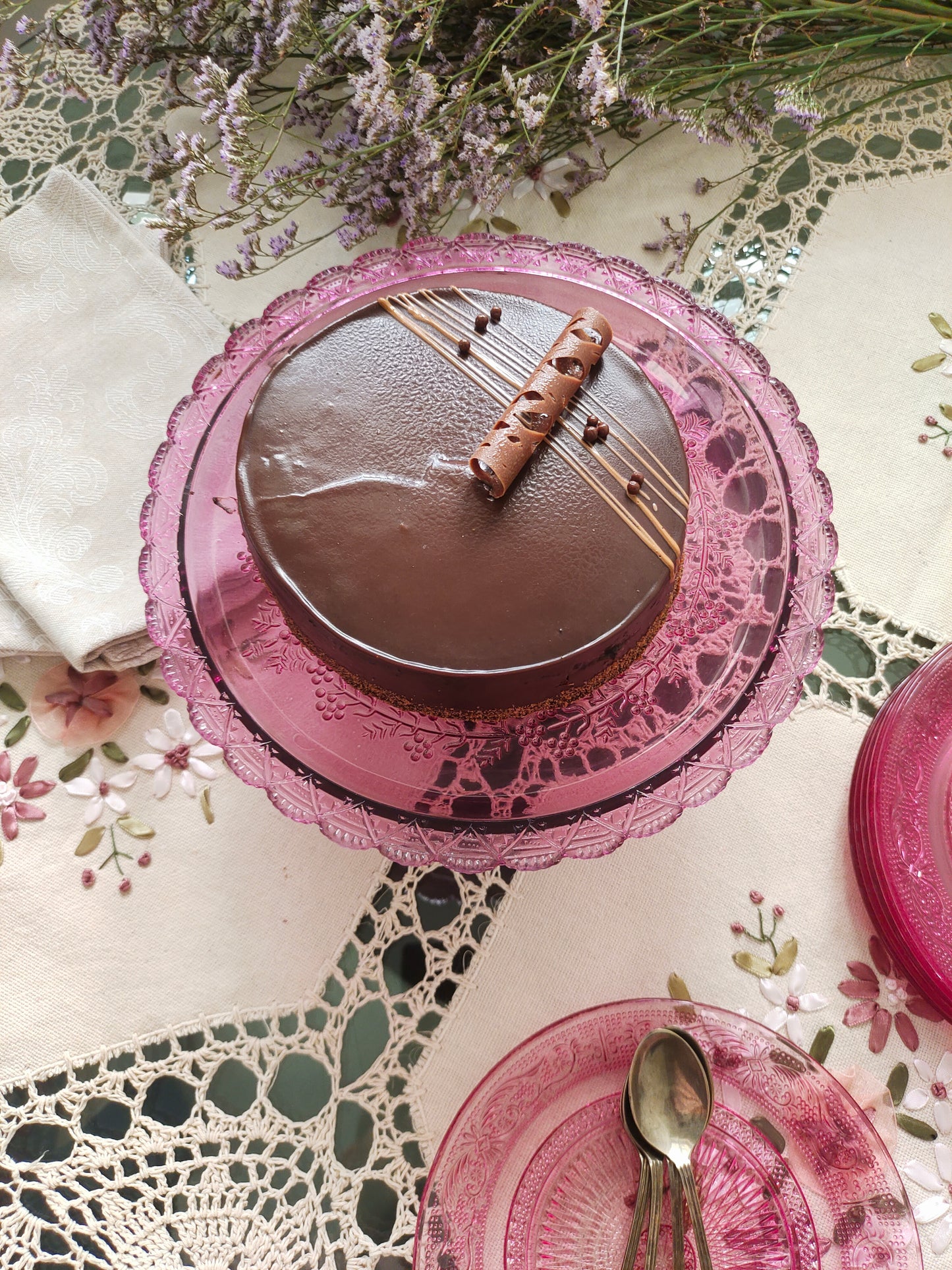 Delicate glass cake stand