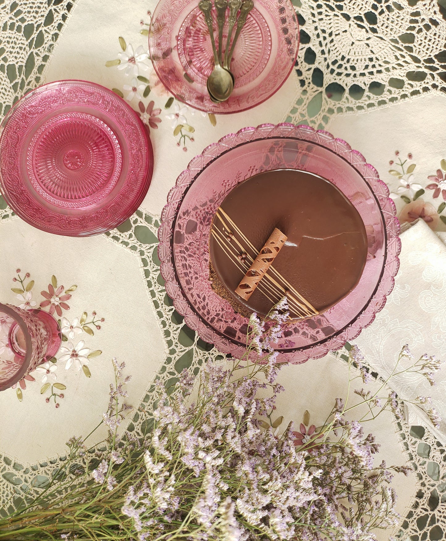 Delicate glass cake stand