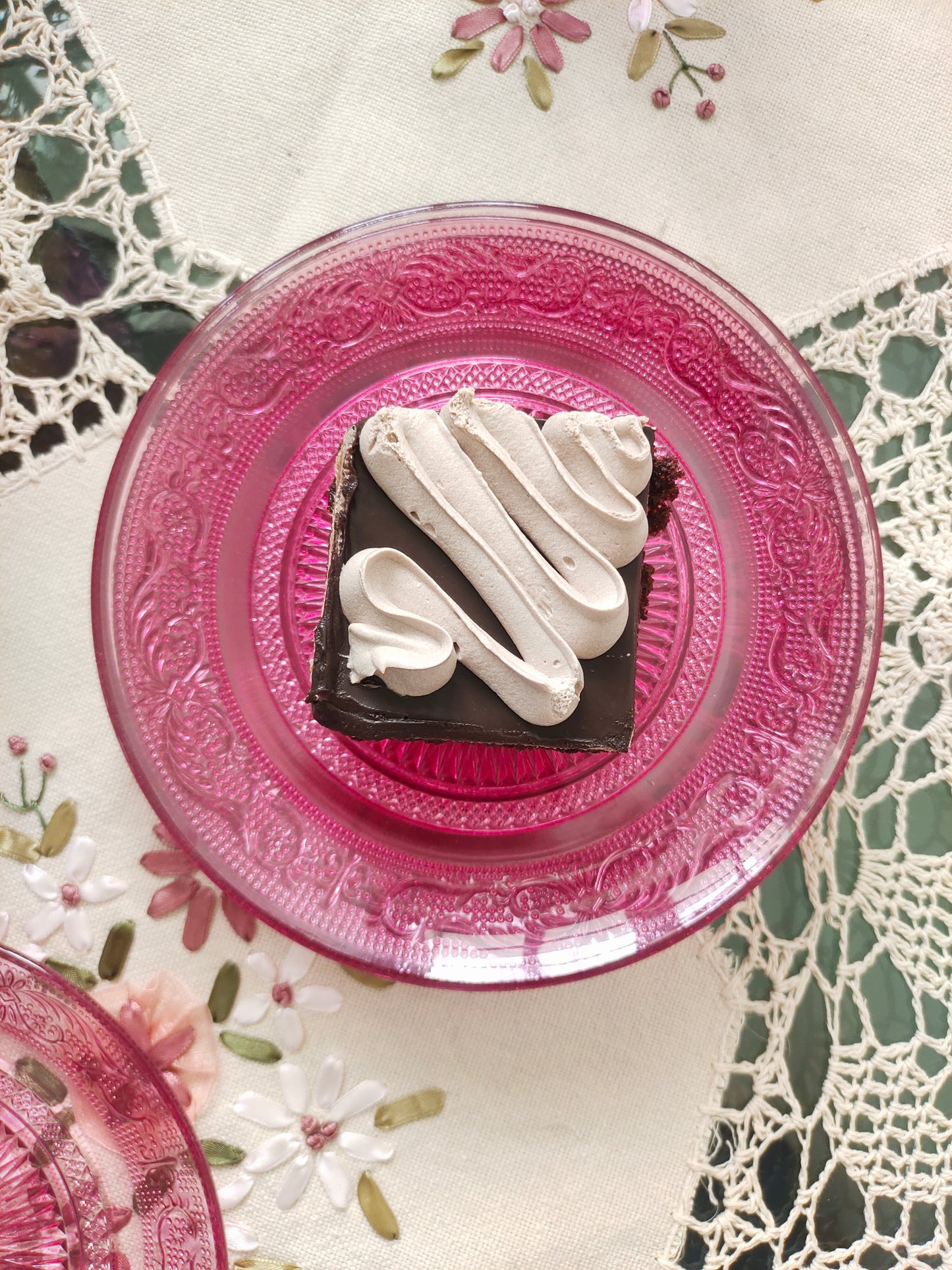 Delicate dessert plates