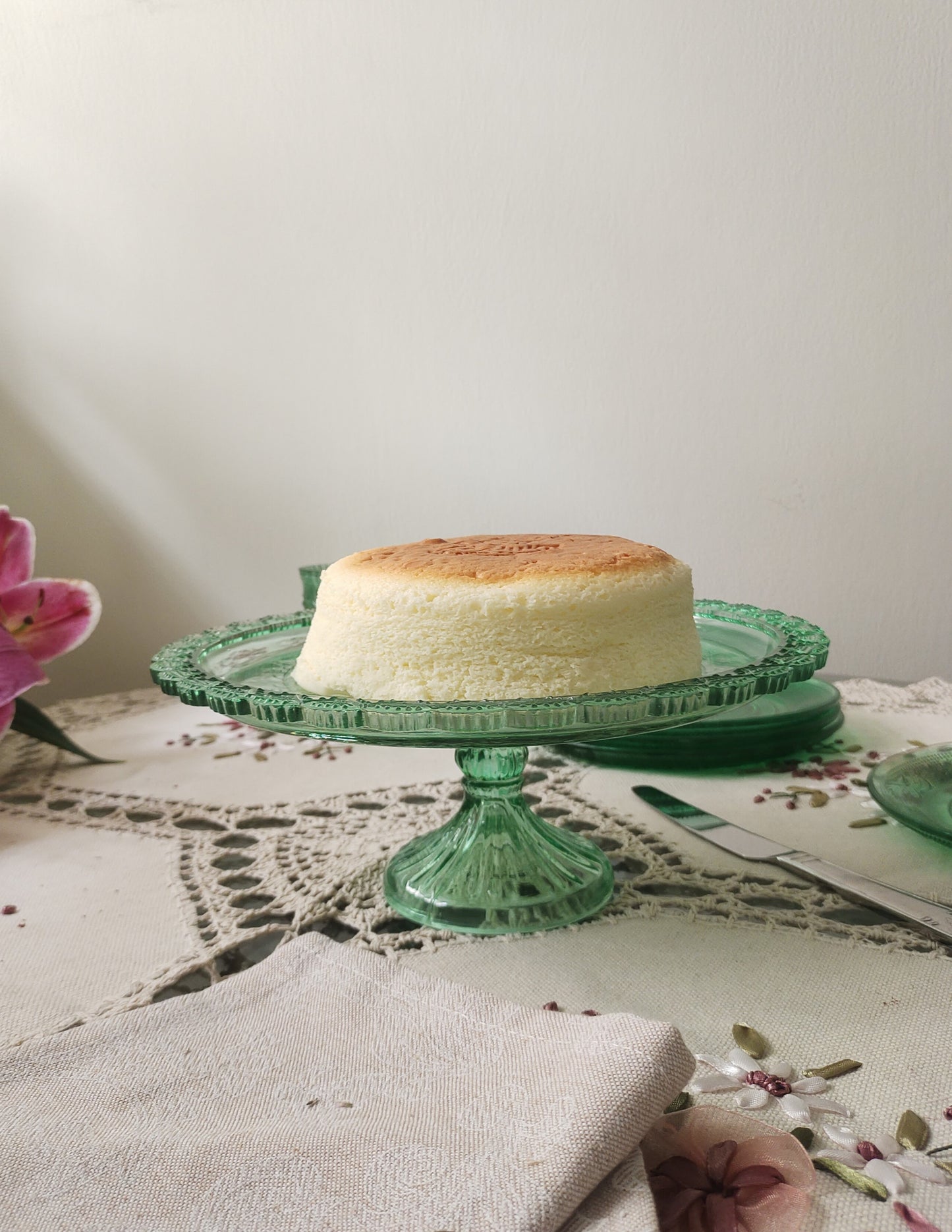 Delicate glass cake stand