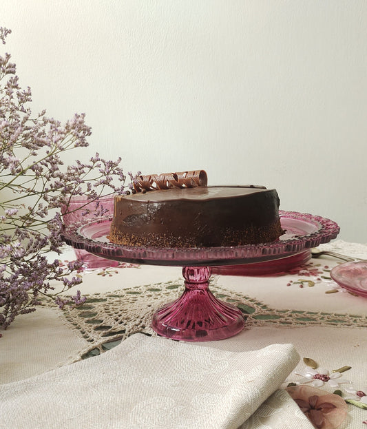 Delicate glass cake stand