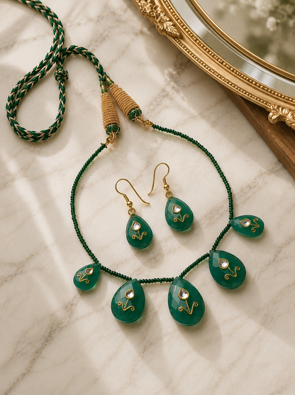 Green Onyx Kundan Necklace Set