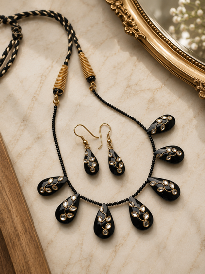 Black Onyx Kundan Necklace Set